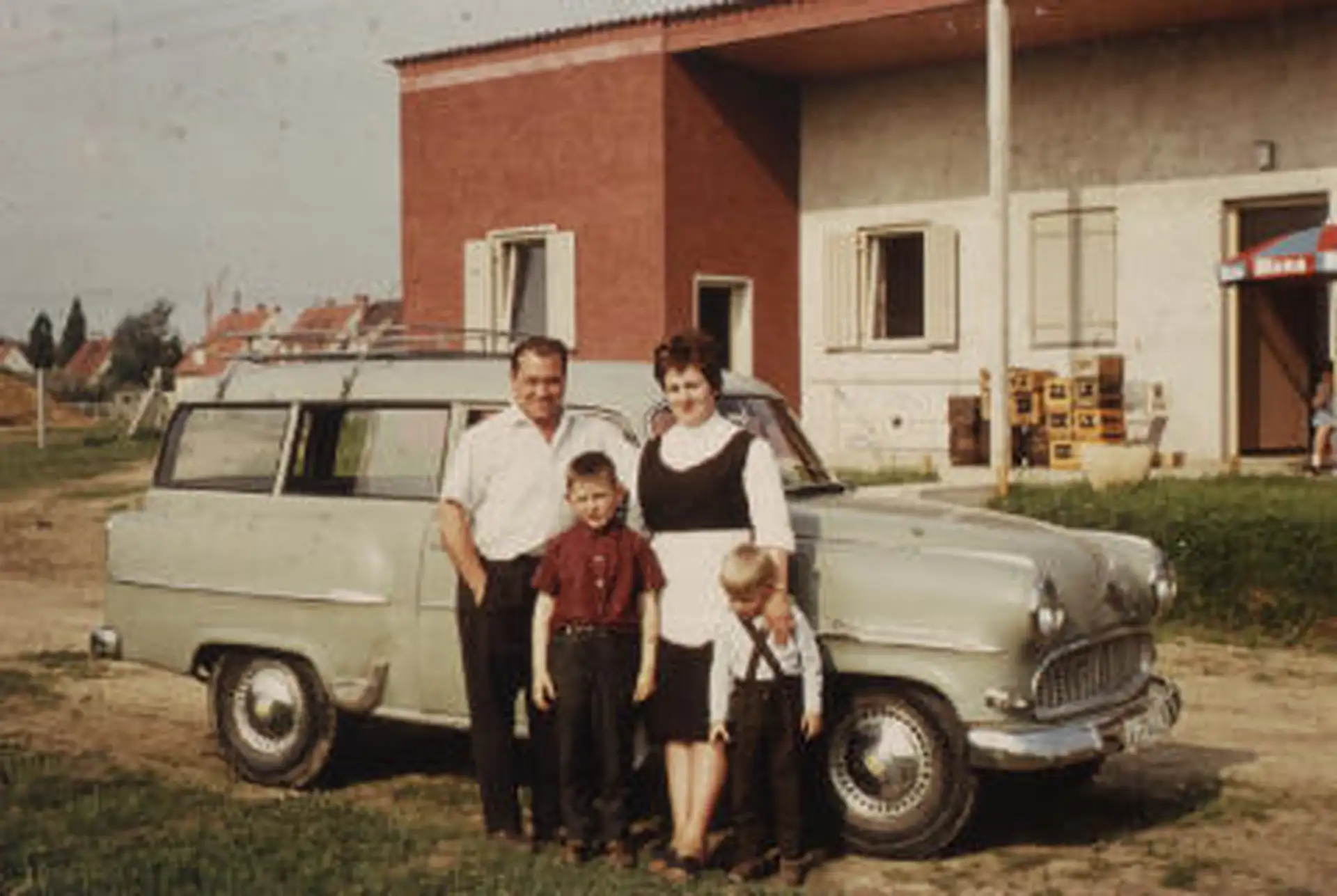 der erste wirt im neuen vereinsheim